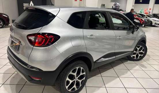 RENAULT-CAPTUR-2021