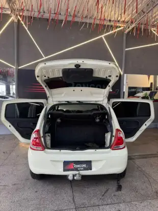 RENAULT-CLIO-2013