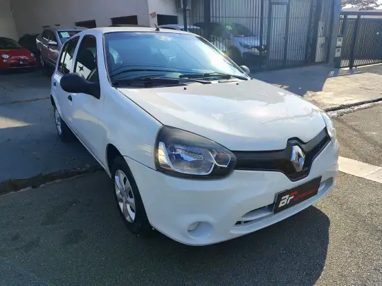 RENAULT-CLIO-2014