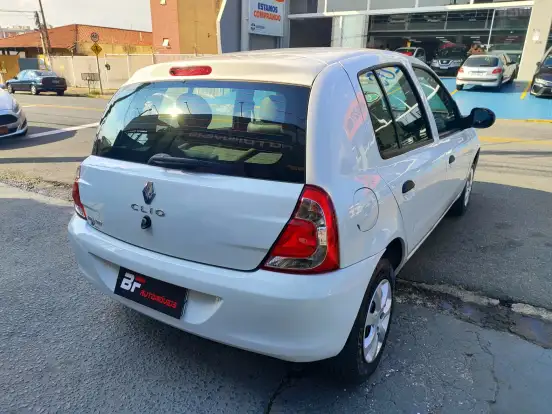 RENAULT-CLIO-2014