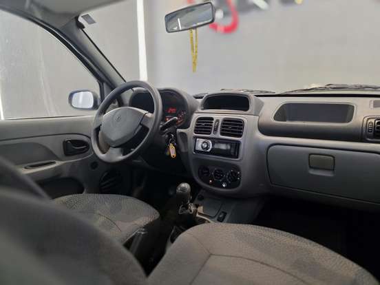 RENAULT-CLIO-2011