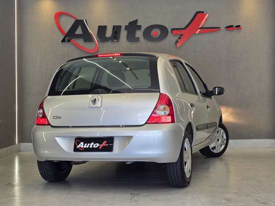 RENAULT-CLIO-2011