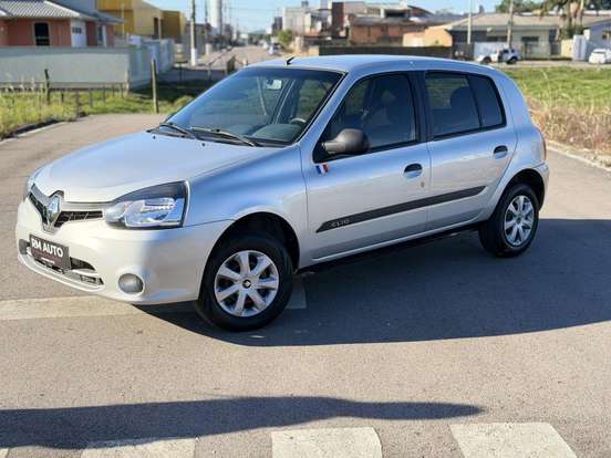 RENAULT-CLIO-2013