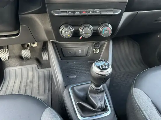 RENAULT-DUSTER-2025