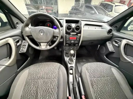 RENAULT-DUSTER-2015