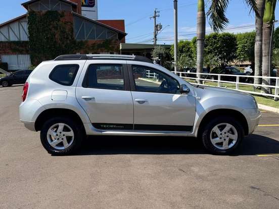 RENAULT-DUSTER-2013