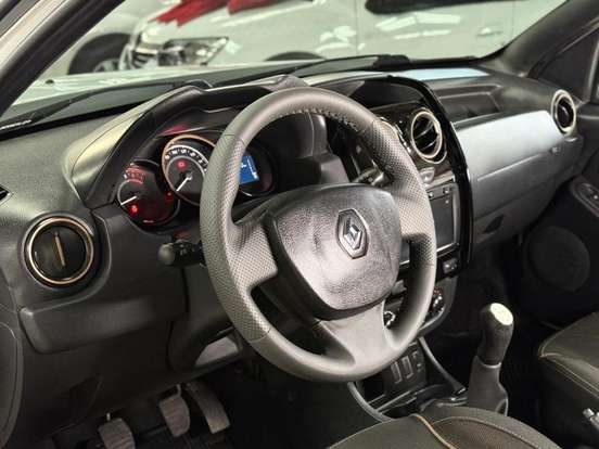 RENAULT-DUSTER-2015