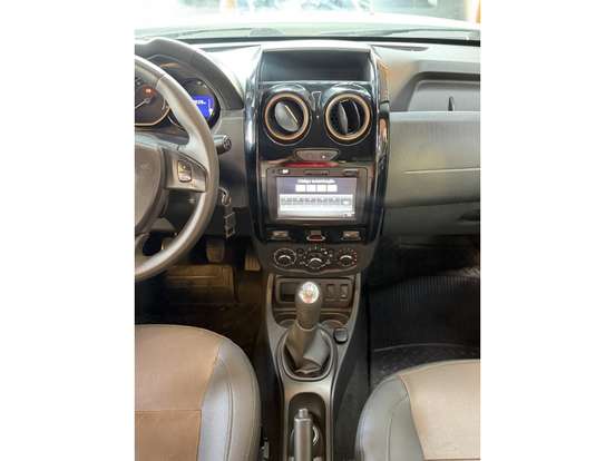RENAULT-DUSTER-2015