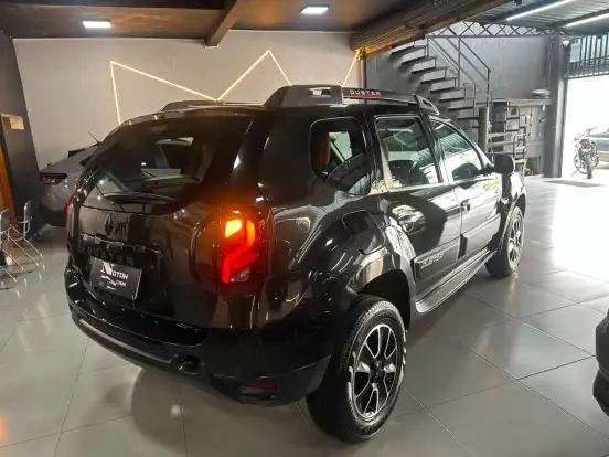 RENAULT-DUSTER-2019