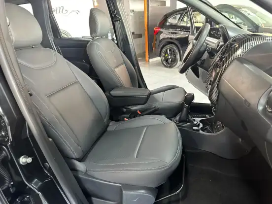 RENAULT-DUSTER-2019