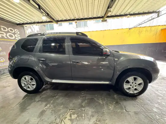 RENAULT-DUSTER-2.0 DYNAMIQUE 4X2 16V FLEX 4P AUTOMÁTICO RENAULT-DUSTER-2016