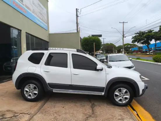 RENAULT-DUSTER-2.0 DYNAMIQUE 4X2 16V FLEX 4P AUTOMÁTICO RENAULT-DUSTER-2015