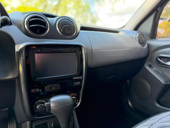 RENAULT-DUSTER-2014