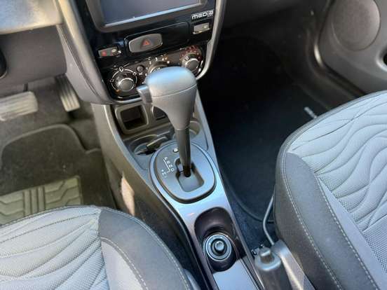 RENAULT-DUSTER-2014