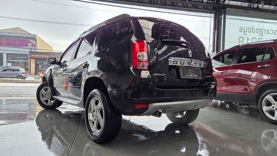 RENAULT-DUSTER-2014