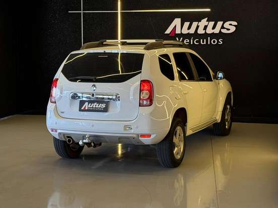 RENAULT-DUSTER-2014