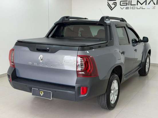 RENAULT-DUSTER OROCH-2016