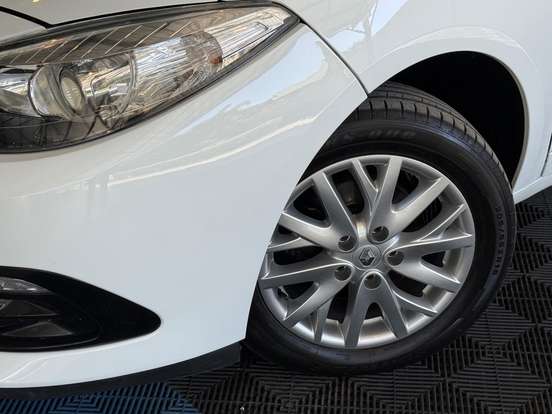 RENAULT-FLUENCE-2015