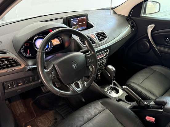 RENAULT-FLUENCE-2015