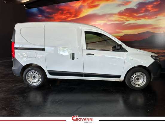 RENAULT-KANGOO-2025