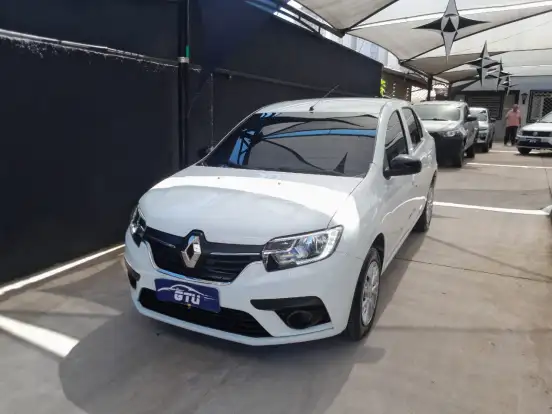RENAULT-LOGAN-2023