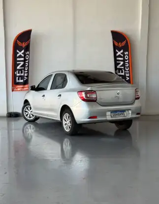 RENAULT-LOGAN-2014
