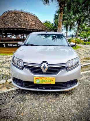 RENAULT-LOGAN-2017
