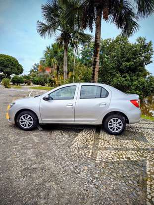 RENAULT-LOGAN-2017