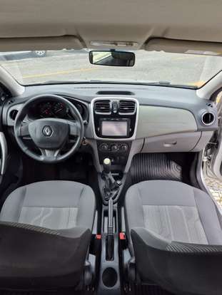 RENAULT-LOGAN-2017