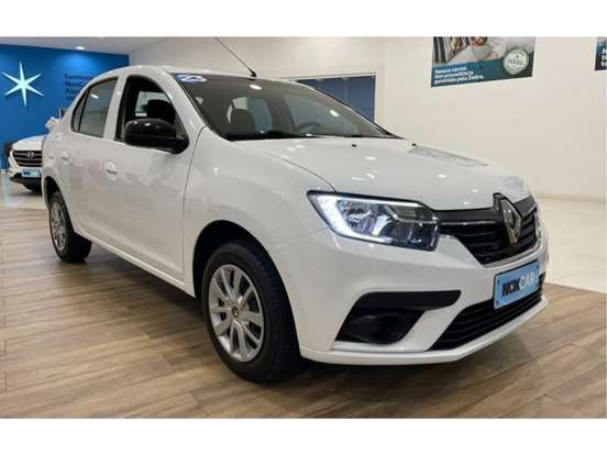 RENAULT-LOGAN-2022