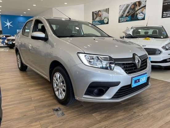 RENAULT-LOGAN-2022