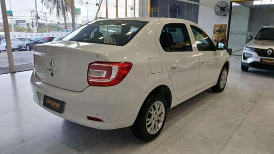 RENAULT-LOGAN-2024