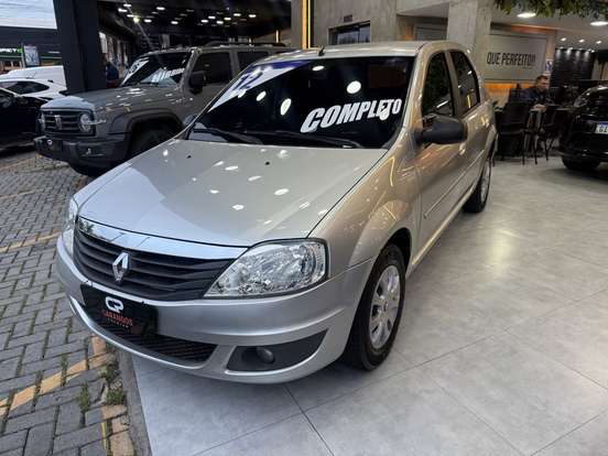 RENAULT-LOGAN-2011