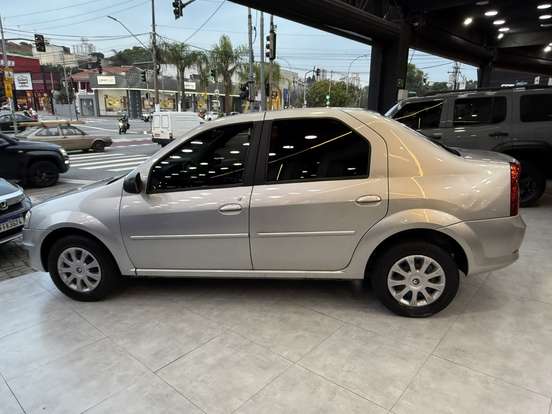 RENAULT-LOGAN-1.0 EXPRESSION 16V FLEX 4P MANUAL RENAULT-LOGAN-2011
