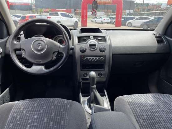 RENAULT-MEGANE-2012