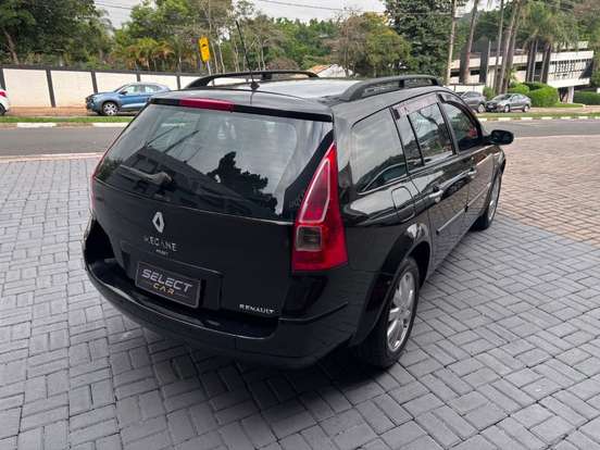 RENAULT-MEGANE-2011