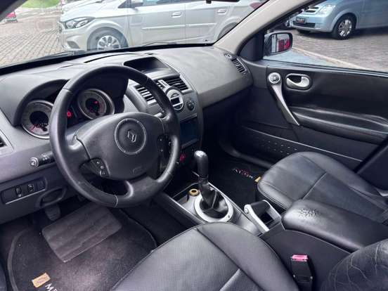 RENAULT-MEGANE-2011
