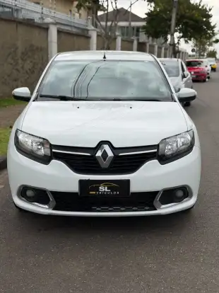 RENAULT-SANDERO-2018