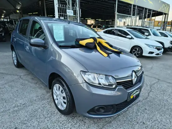 RENAULT-SANDERO-2017