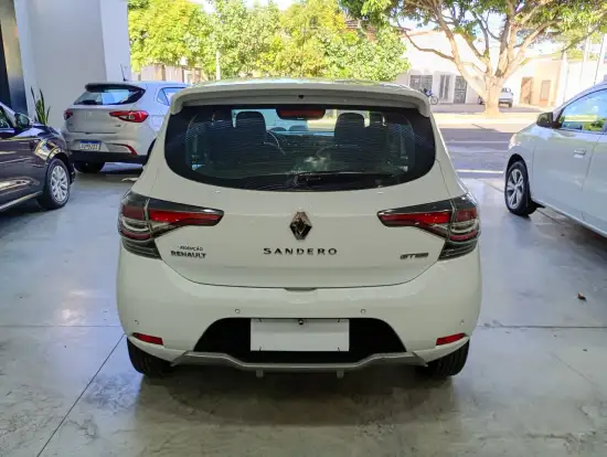 RENAULT-SANDERO-2020