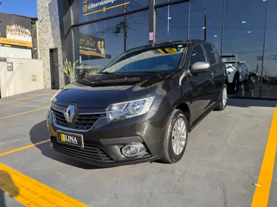 RENAULT-SANDERO-2021