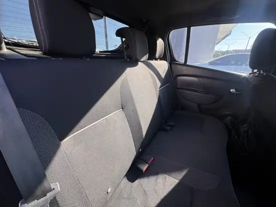RENAULT-SANDERO-2021