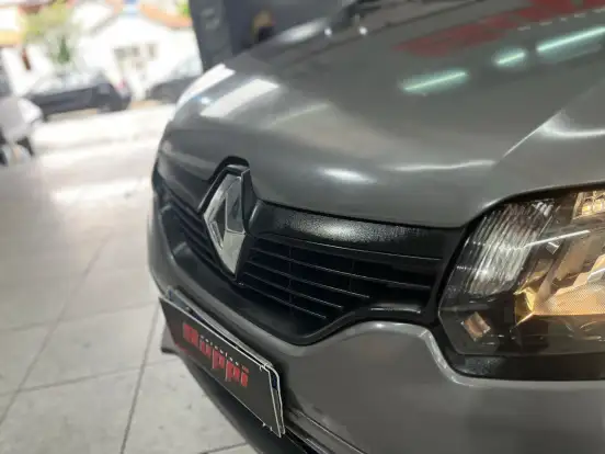 RENAULT-SANDERO-2022