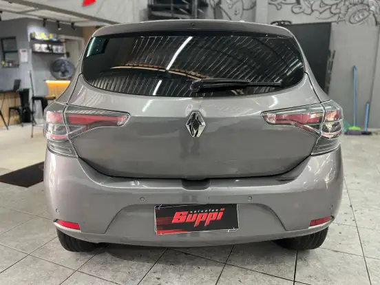 RENAULT-SANDERO-2022