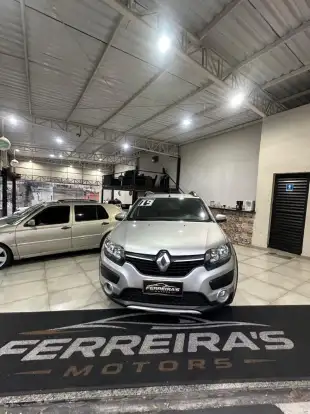 RENAULT-SANDERO-2018