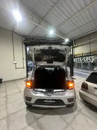RENAULT-SANDERO-2018