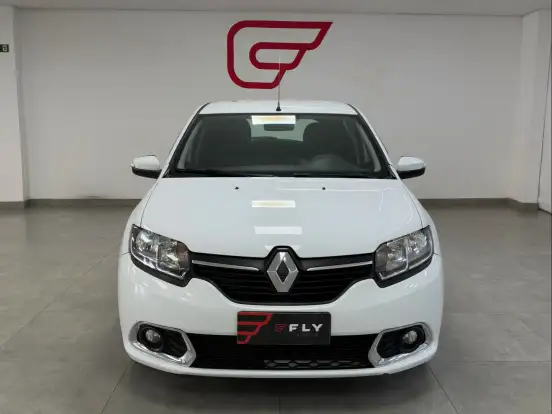 RENAULT-SANDERO-2015