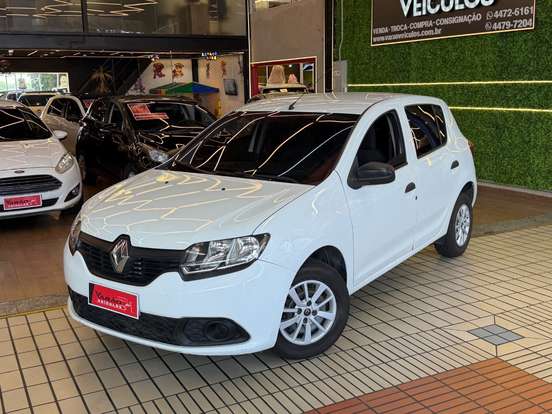 RENAULT-SANDERO-2017