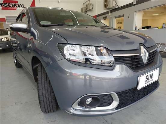 RENAULT-SANDERO-2017