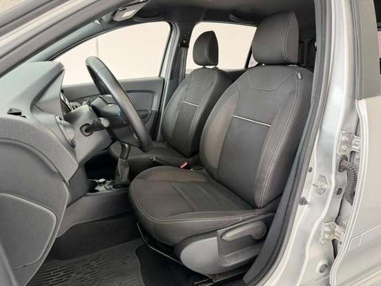 RENAULT-SANDERO-2021